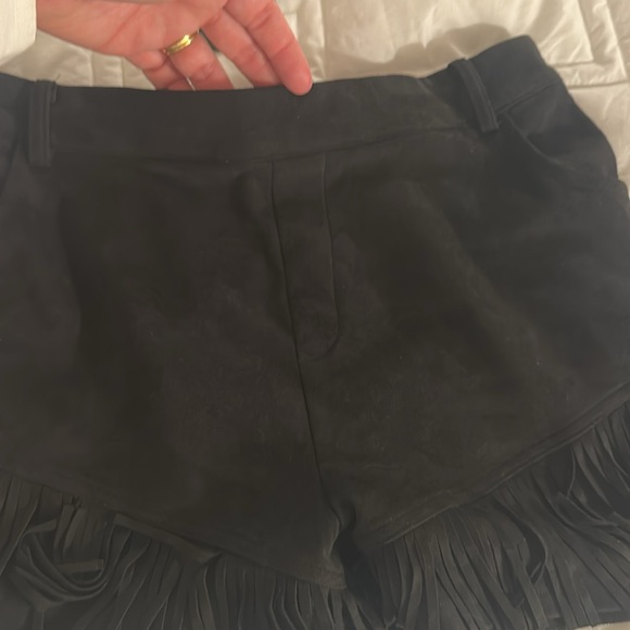 Black Fringe Shorts Sterling Kreek size large - Picture 3 of 11